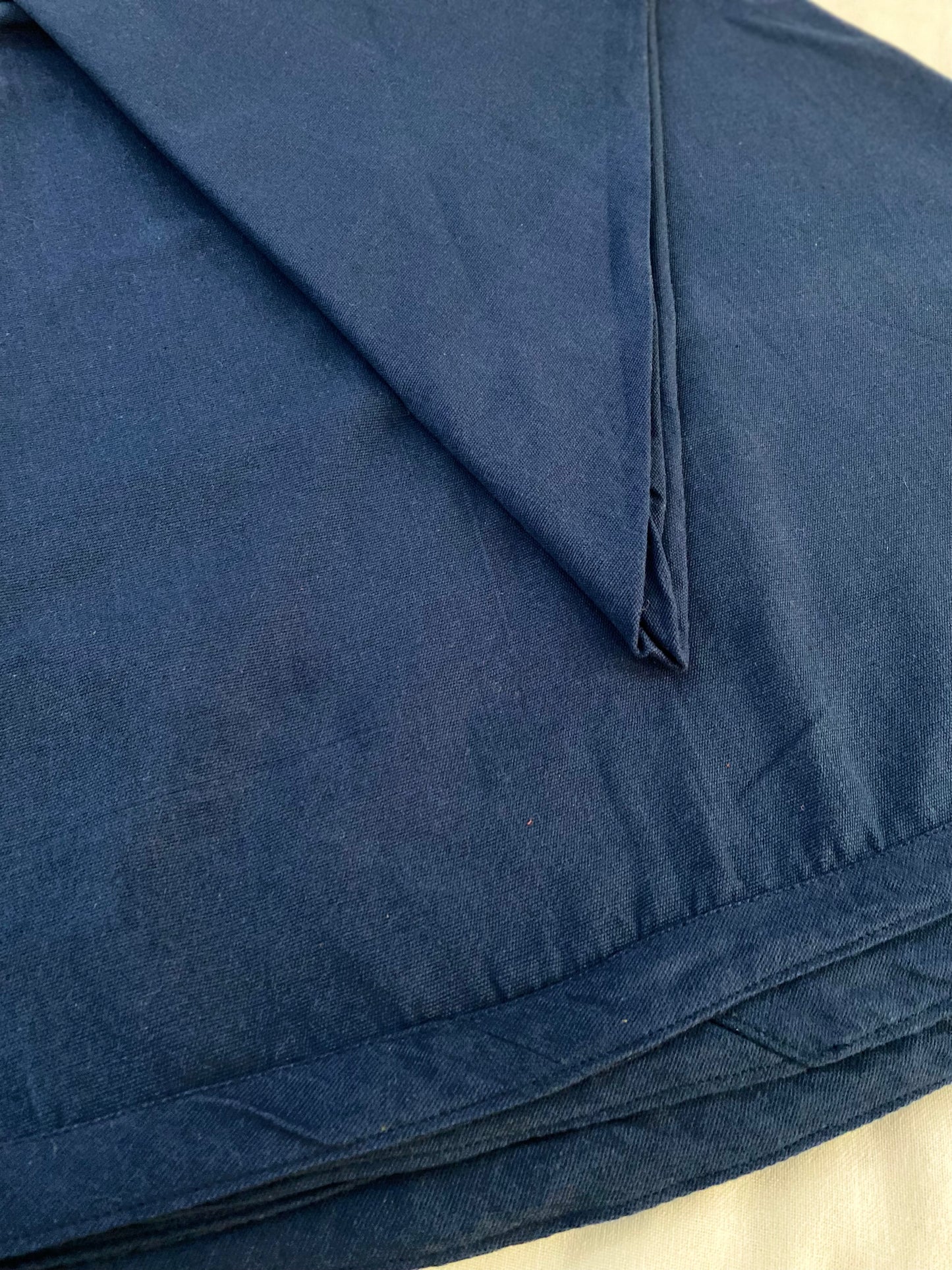 Round table cloth - Midnight blue ( 6 seater- 72Q )