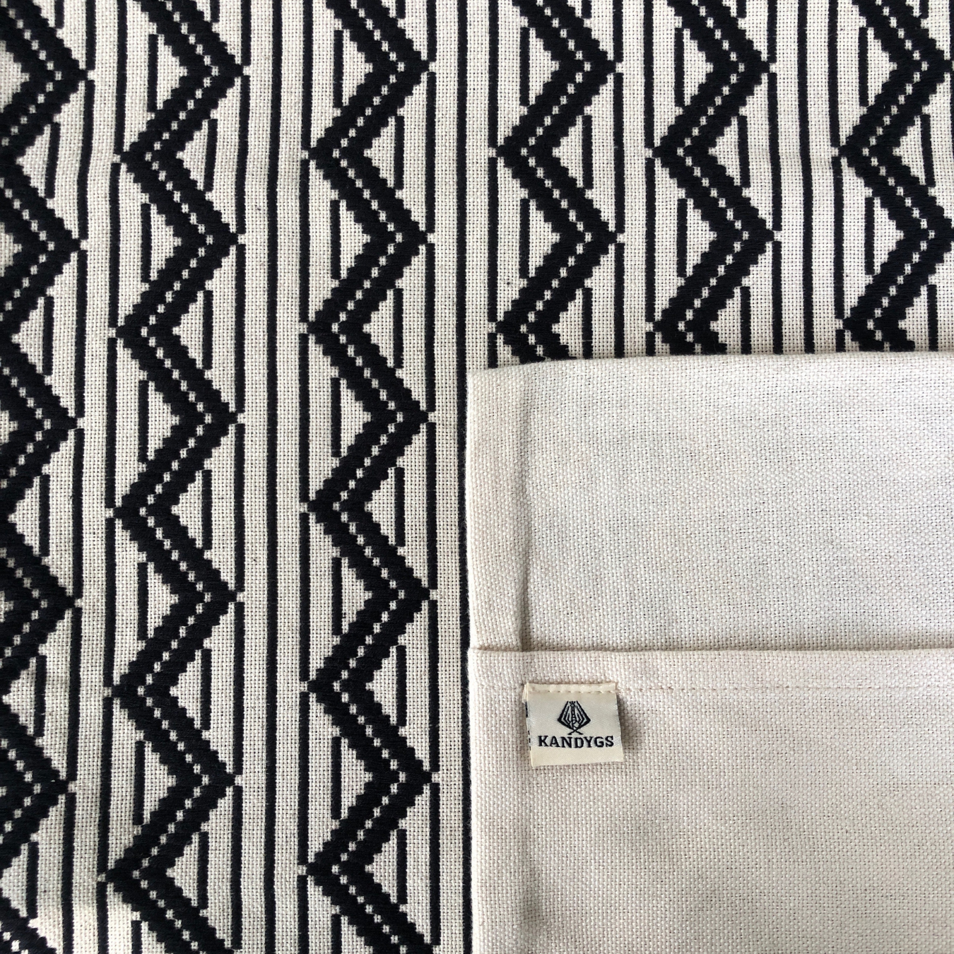 Dumbara Cushion Cover - Black Zig Zag on White (18" X 18")
