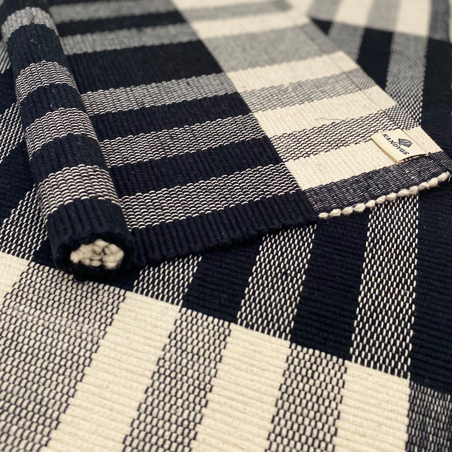 Table Mat - Black & White (Stripes)