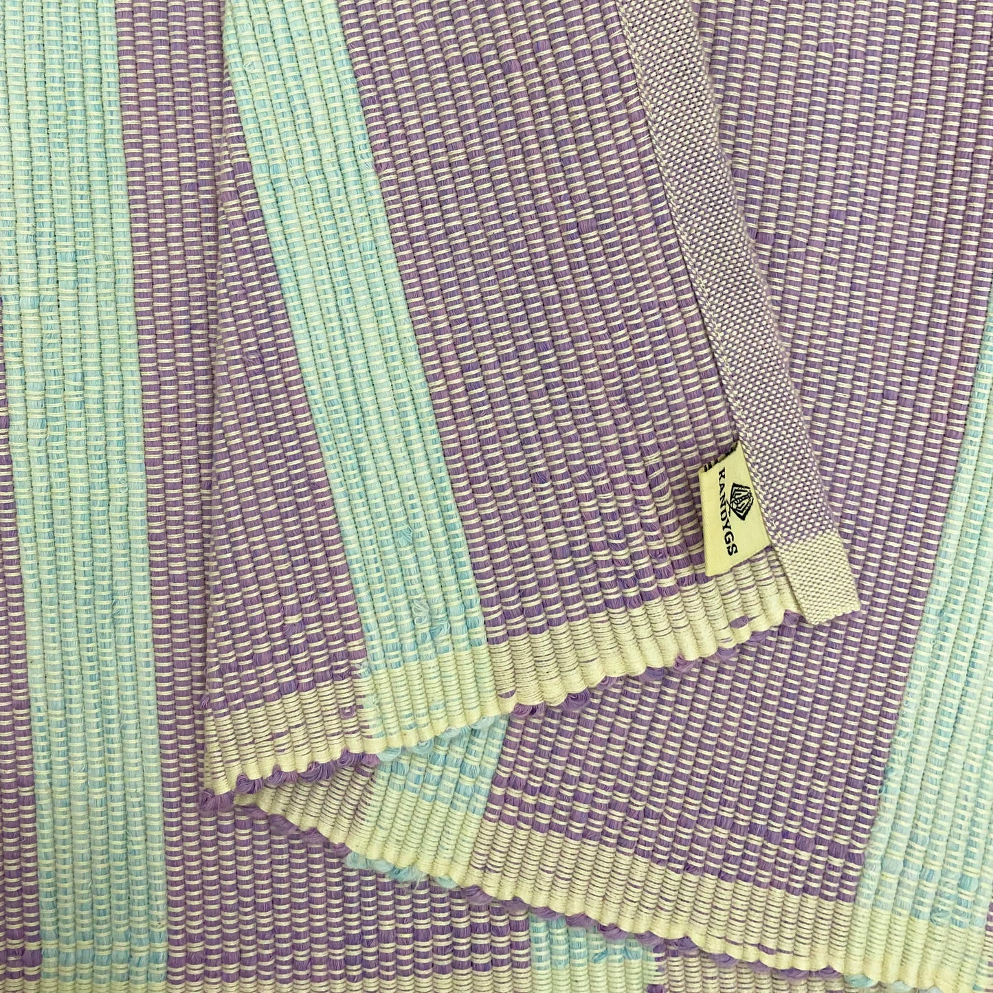 Floor rug - Light purple with baby blue stripes