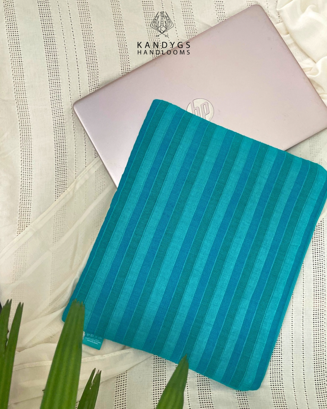Laptop Sleeve – Turquoise & white Stripes