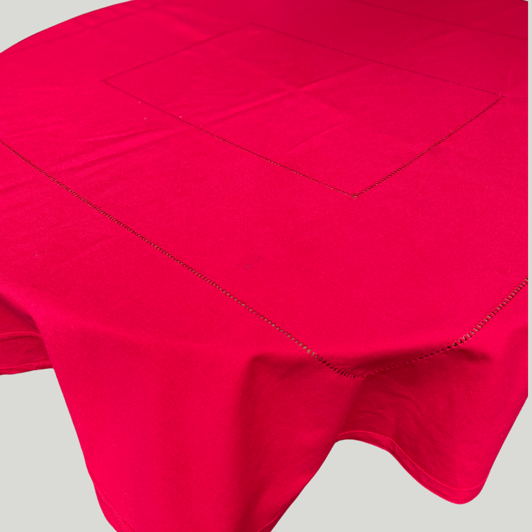 Round table cloth - Red rose  ( 4 seater - 60Q )