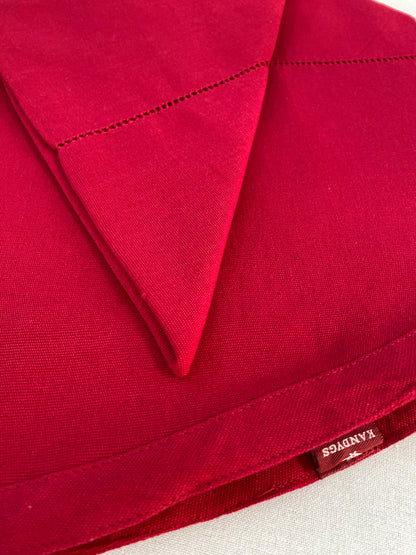 Round table cloth - Red rose  ( 4 seater - 60Q )