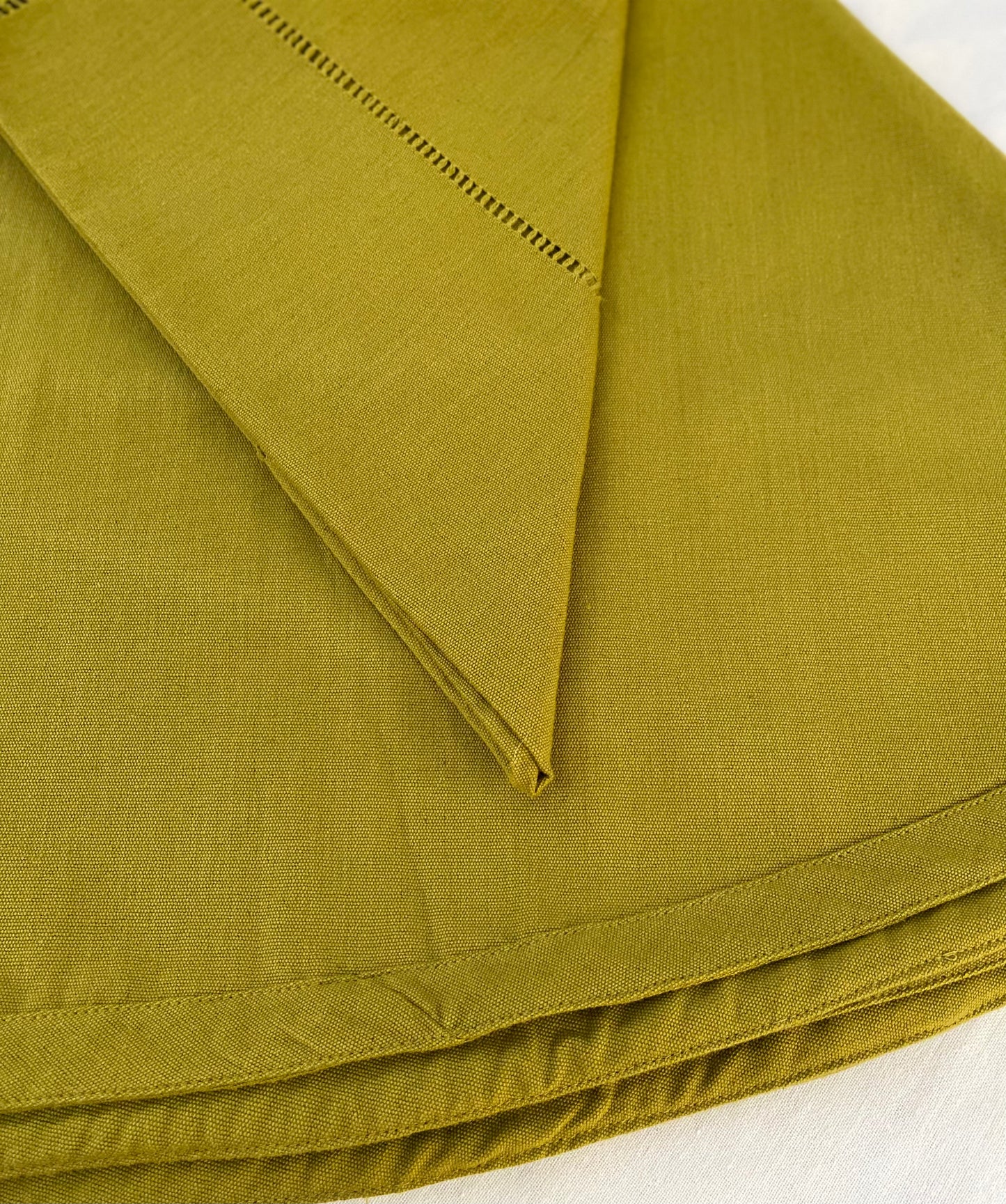 Round table GP - Olive green ( 6 seater - 72Q )