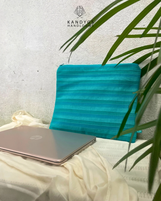 Laptop Sleeve – Turquoise & white Stripes